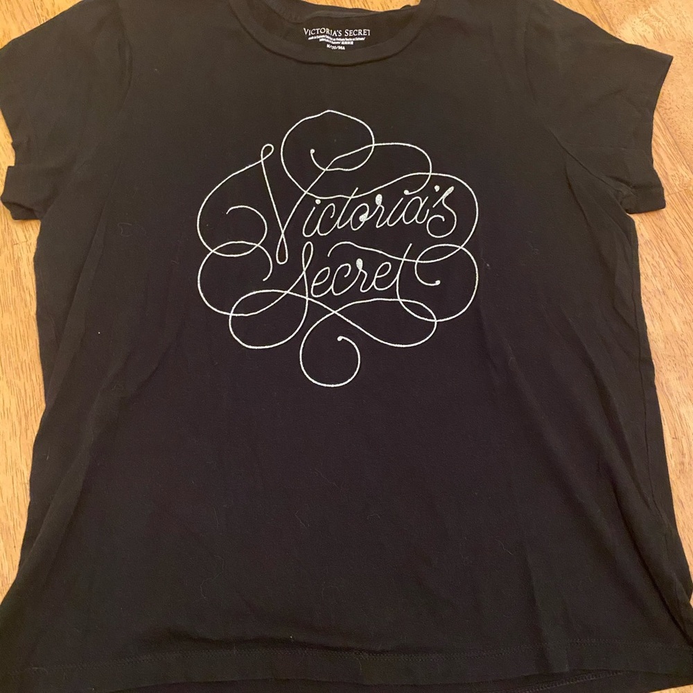 Victoria’s Secret graphic cap sleeve shirt M